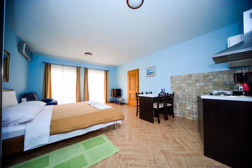 Apartments Dalmacija ستاريغغاد باكلينتسا الغرفة الصورة