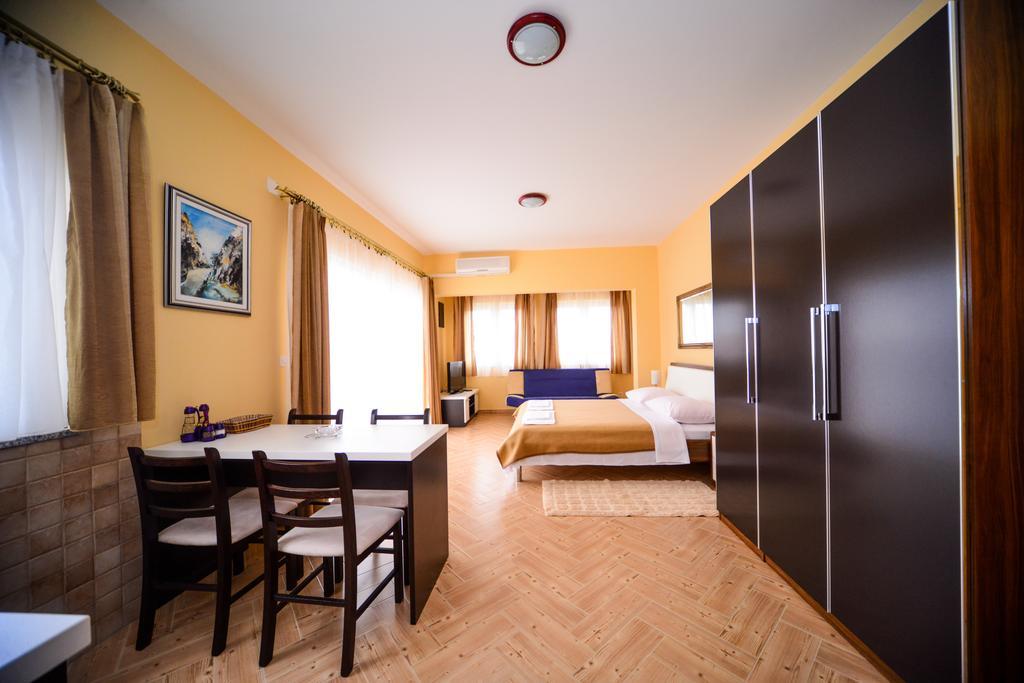 Apartments Dalmacija ستاريغغاد باكلينتسا الغرفة الصورة