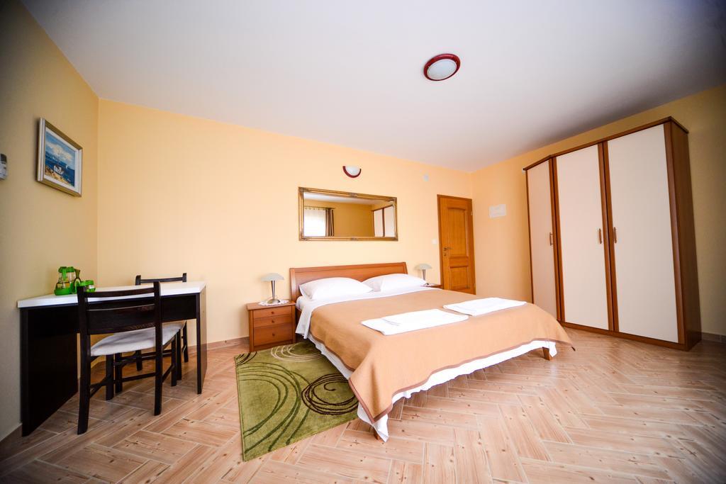 Apartments Dalmacija ستاريغغاد باكلينتسا الغرفة الصورة